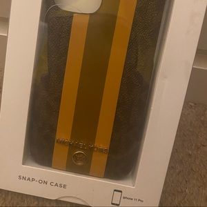 MICHAEL KORS iPhone 11 Pro cover